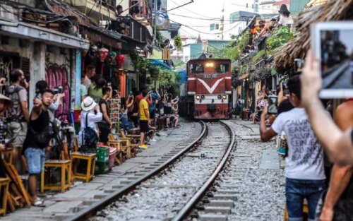 Vietnam Exploration: Hanoi, Halong Bay Tour (5 Days)