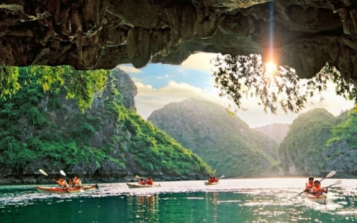 Vietnam Exploration: Hanoi, Halong Bay Tour (5 Days)