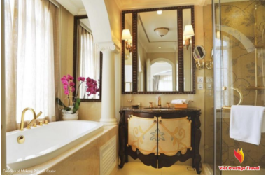 Tonle Suite Bath